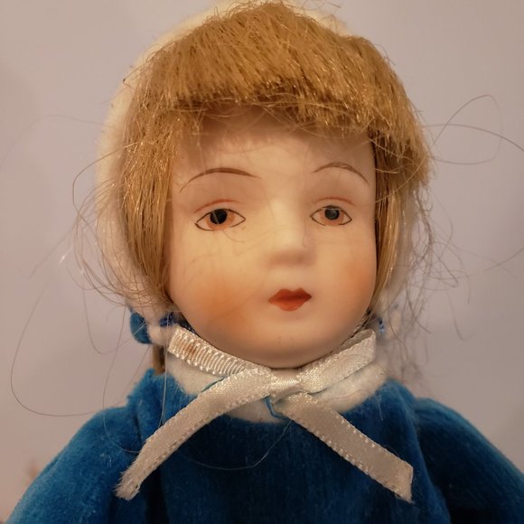 Porcelain Doll Russ Months To Remember January Blue Velvet Dress Bonnet Blonde - Picture 5 of 11